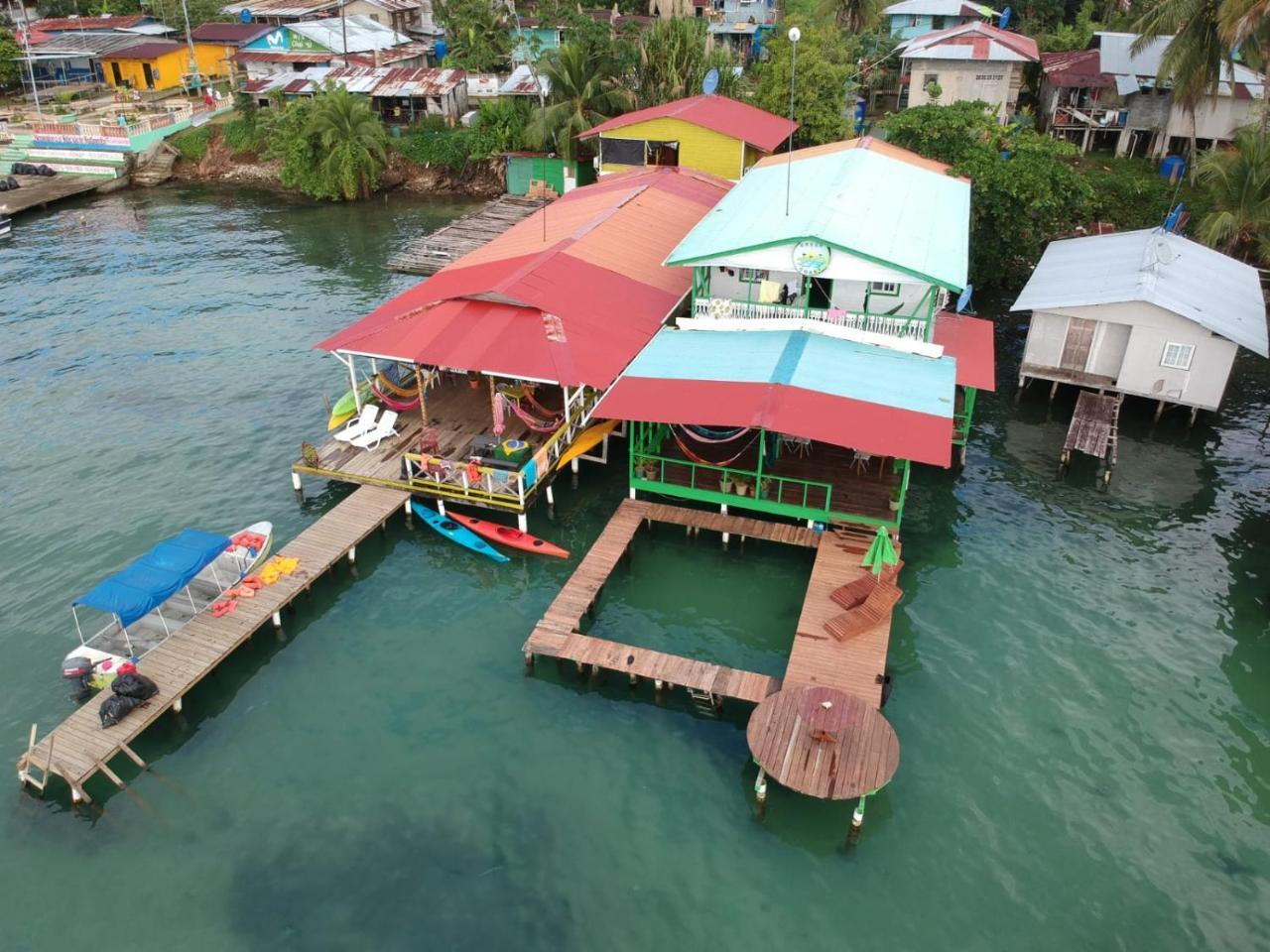 Hostal Green Coast Carenero Island Exterior photo